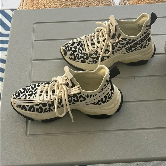 Steve Madden Maxima Leopard Sneakers - Picture 4 of 8